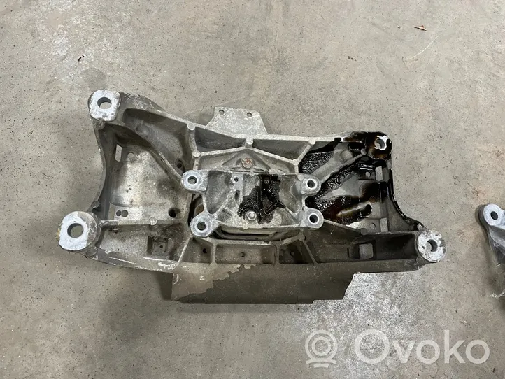 Audi A4 S4 B8 8K Supporto della scatola del cambio 8K0399151