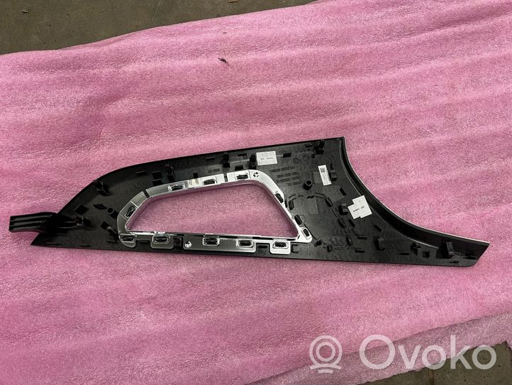 Audi Q7 4M Barra di rivestimento della portiera anteriore 4M8867439