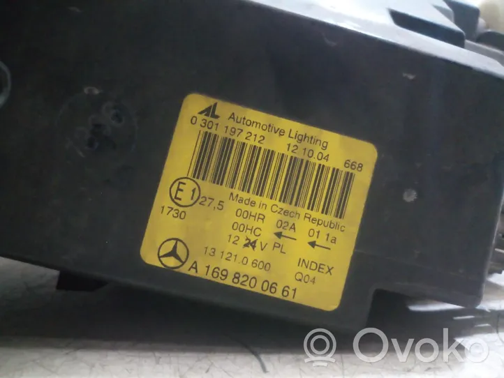 Mercedes-Benz A W169 Lampa przednia A1698200661