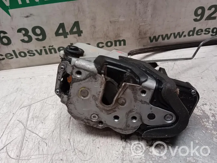 Opel Zafira C Rear door lock 13579566