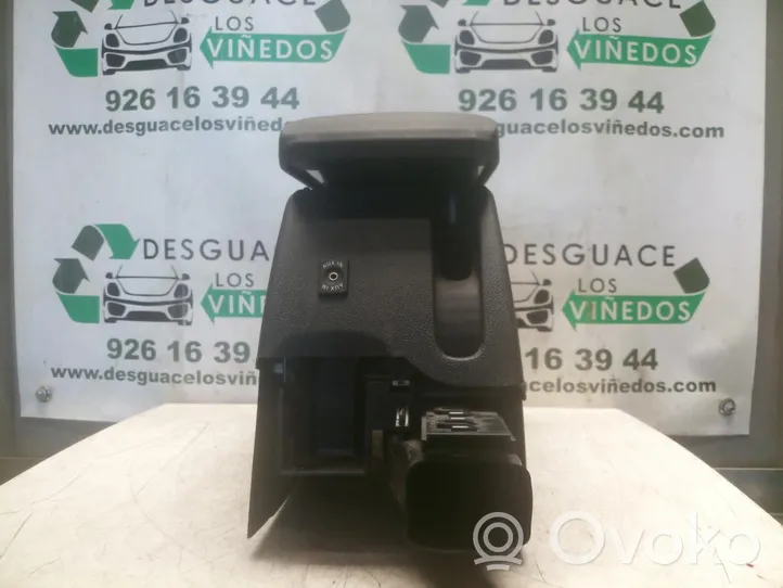 Volkswagen Golf VI Galinės sedynės porankis 1K5864251C