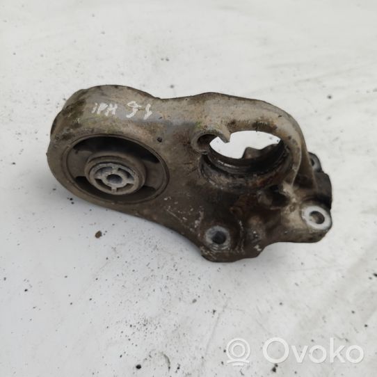 Citroen Xsara Picasso Vetoakselin tukilaakerin kiinnike 9644772380