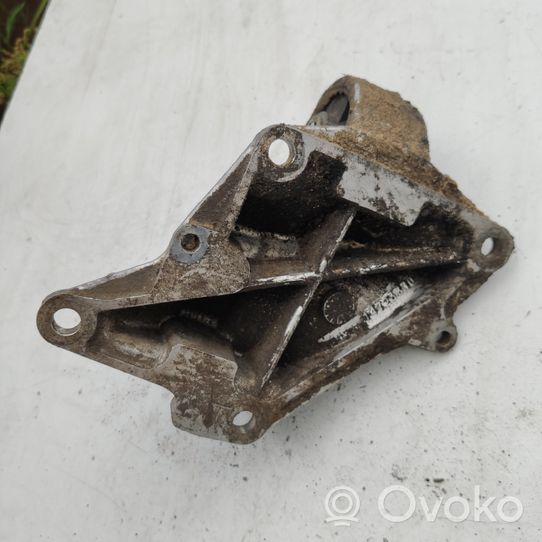 Peugeot 806 Wspornik / Mocowanie łożyska podpory wału napędowego 14723370