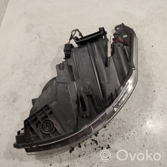 Citroen C4 II Lampa przednia 9684382880