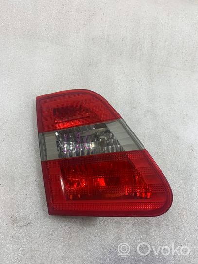 Mercedes-Benz B W245 Luci posteriori del portellone del bagagliaio A1698201564