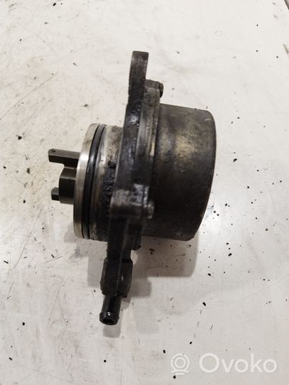 BMW X3 E83 Vacuum pump 70043701