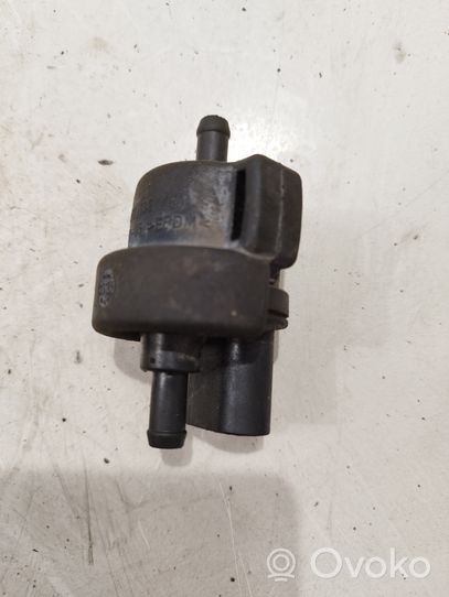 Volkswagen PASSAT B6 Electromagnetic valve 058133459
