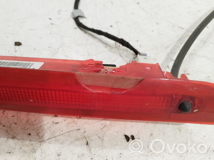 Nissan Qashqai Luce d’arresto centrale/supplementare 26590EY10C