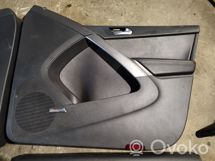 Volkswagen Tiguan Set di rivestimento del pannello della portiera 