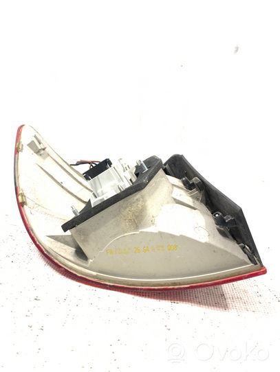 Mercedes-Benz B W245 Lampa tylna 04001