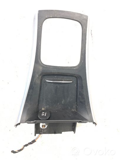 Mercedes-Benz B W245 Rivestimento in plastica cornice della leva del cambio A169680