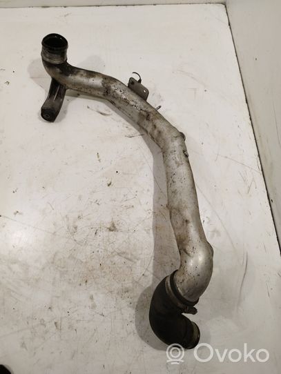 Volkswagen PASSAT B6 Tube d'admission de tuyau de refroidisseur intermédiaire 038131111c