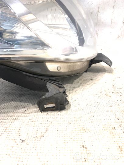 Citroen C1 Lampa przednia 811100H050