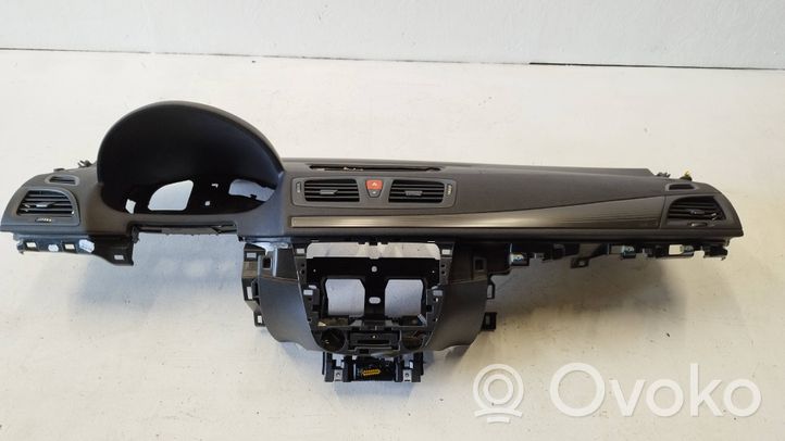 Renault Megane III Tableau de bord 9091108a62