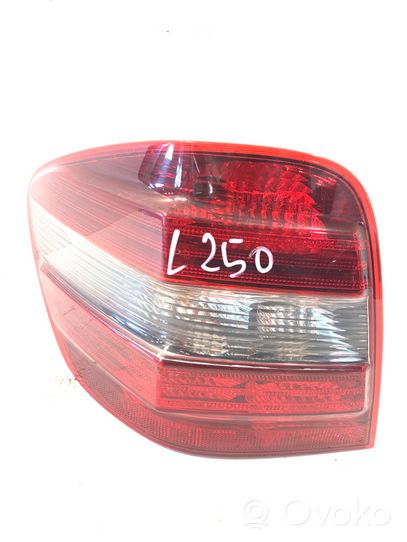 Mercedes-Benz ML W164 Lampa tylna 404101L