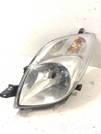 Toyota Yaris Lampa przednia 89901286