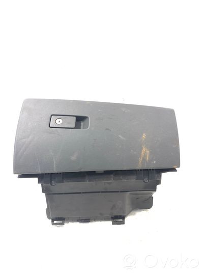 Volvo V70 Glove box 30676278