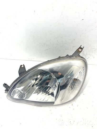 Toyota Yaris Lampa przednia 811500D081