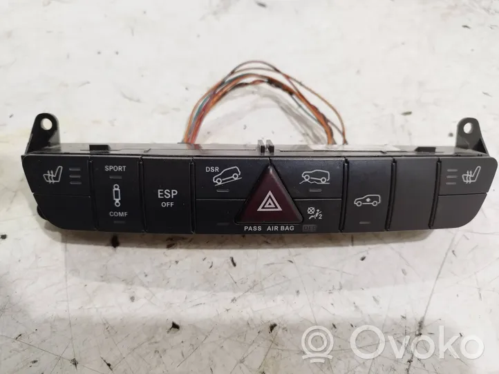 Mercedes-Benz ML W164 Interruttore luci di emergenza A1648702810