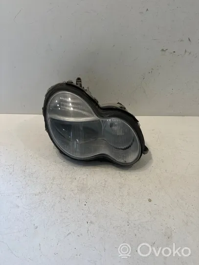 Mercedes-Benz C W203 Lampa przednia 1305235664