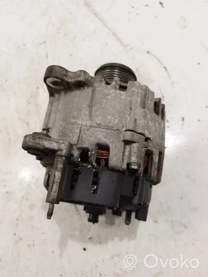 Volkswagen PASSAT B7 Alternator 03L903023B