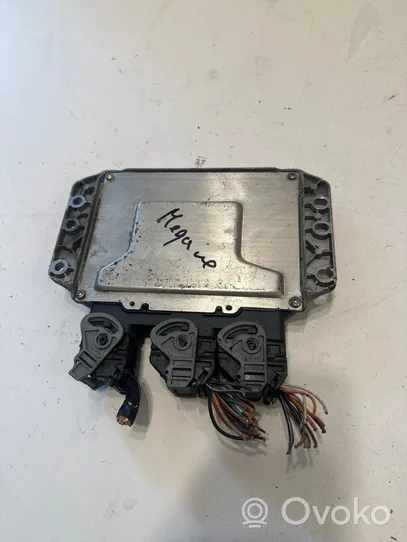 Renault Megane II Sterownik / Moduł ECU 8200321263