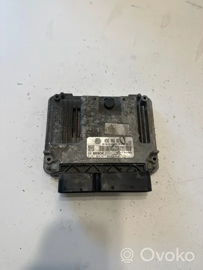 Volkswagen Golf V Sterownik / Moduł ECU 0281014064