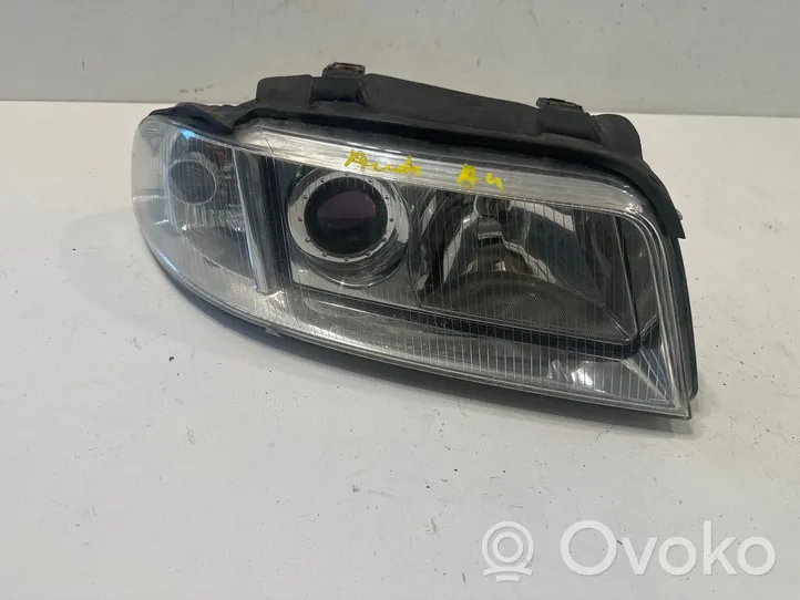 Audi A4 S4 B5 8D Lampa przednia 8D0941030AK