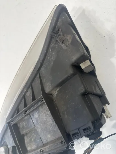 Audi A4 S4 B5 8D Lampa przednia 8D0941030AK