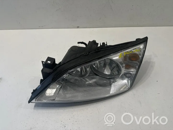 Ford Mondeo Mk III Lampa przednia 1S7113006SE