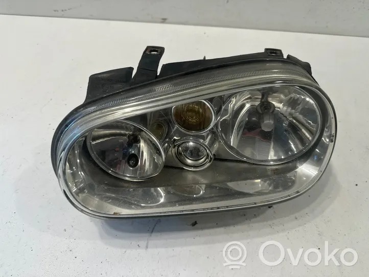 Volkswagen Golf IV Lampa przednia 1J1941016B