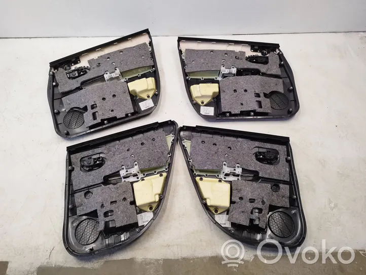 Toyota Verso-S Kit garniture de panneaux intérieur de porte 