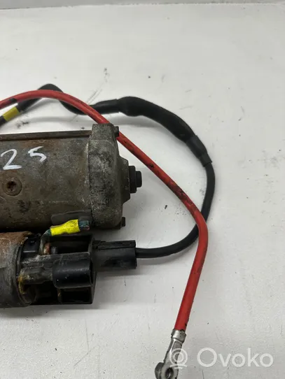 Volkswagen PASSAT B7 Starter motor 