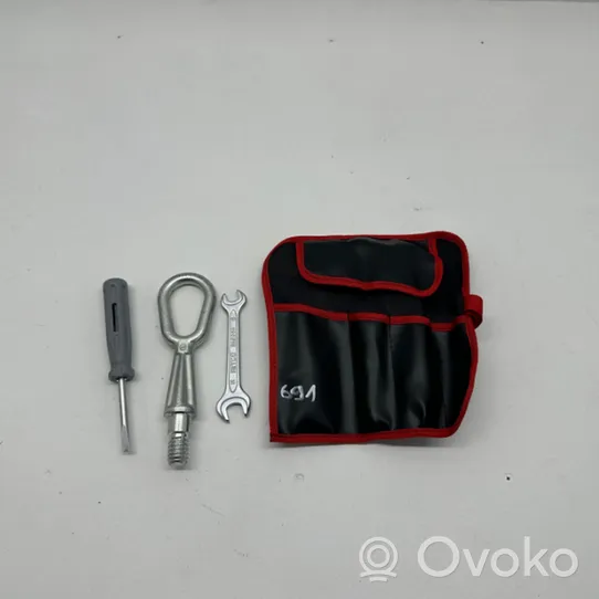 BMW 5 E60 E61 Kit d’outils 