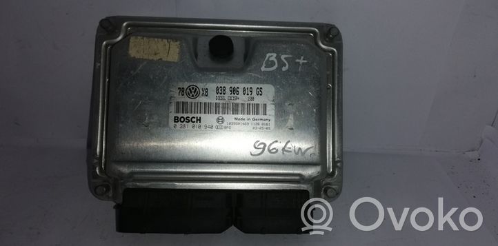 Volkswagen PASSAT B5 Sterownik / Moduł ECU 