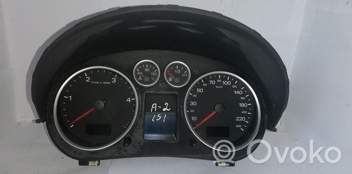 Audi A2 Tachimetro (quadro strumenti) 