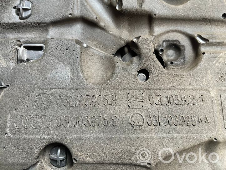 Volkswagen Jetta VI Couvercle cache moteur 03L103925R