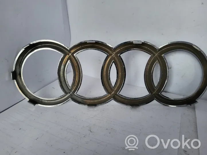 Audi A4 S4 B5 8D Mostrina con logo/emblema della casa automobilistica 