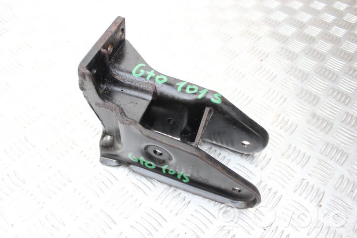 Mitsubishi 3000 GT Engine mounting bracket 