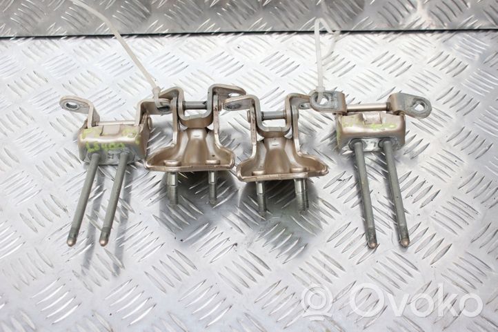 Lexus LS 400 Loading door hinge set 