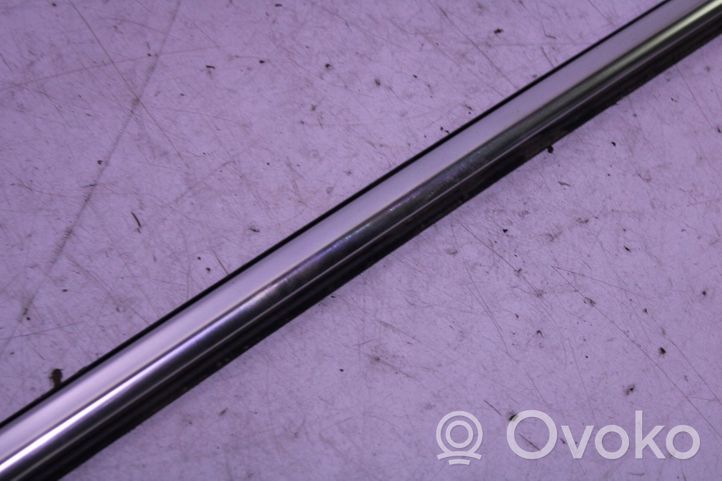 Volvo S90, V90 Rivestimento modanatura del vetro della portiera posteriore 31848055