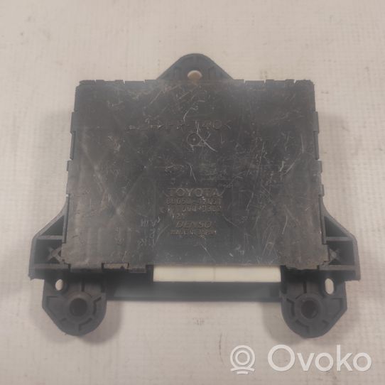 Toyota Prius (XW20) Oro kondicionieriaus/ klimato/ pečiuko valdymo blokas (salone) 8865047051