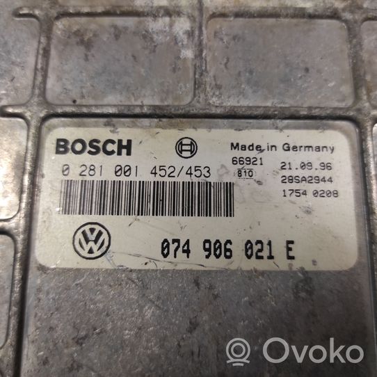 Volkswagen II LT Unité de commande, module ECU de moteur 074906021E