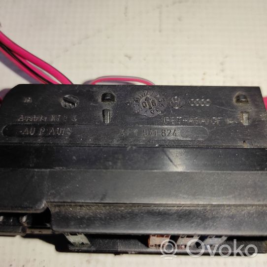 Audi A8 S8 D3 4E Module de fusibles 4E0941824