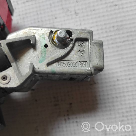 Renault Master III Ignition lock 8200405701