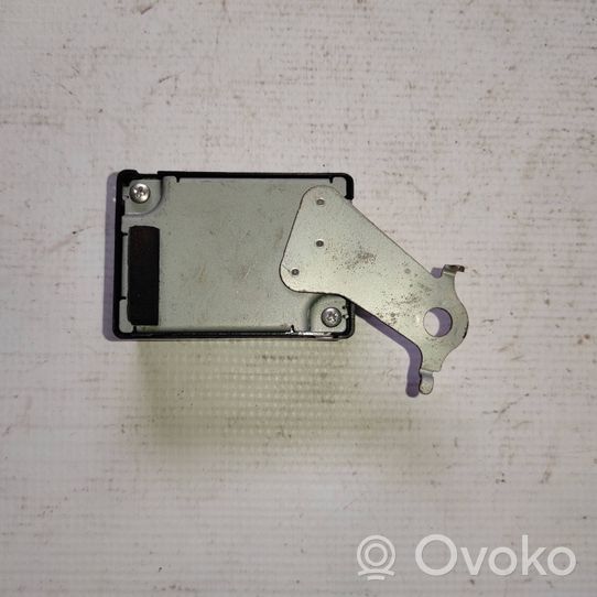 Toyota Camry Oven keskuslukituksen ohjausyksikön moduuli 8974106020