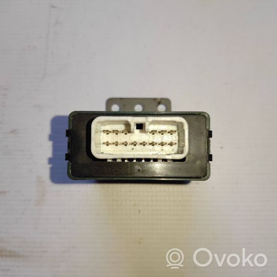 Lexus RX 330 - 350 - 400H Oven keskuslukituksen ohjausyksikön moduuli 8597048020