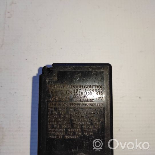 Toyota Camry Oven keskuslukituksen ohjausyksikön moduuli 8974106020