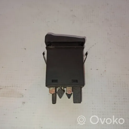 Audi 80 90 S2 B4 Botón interruptor de luz de peligro 4A0941509