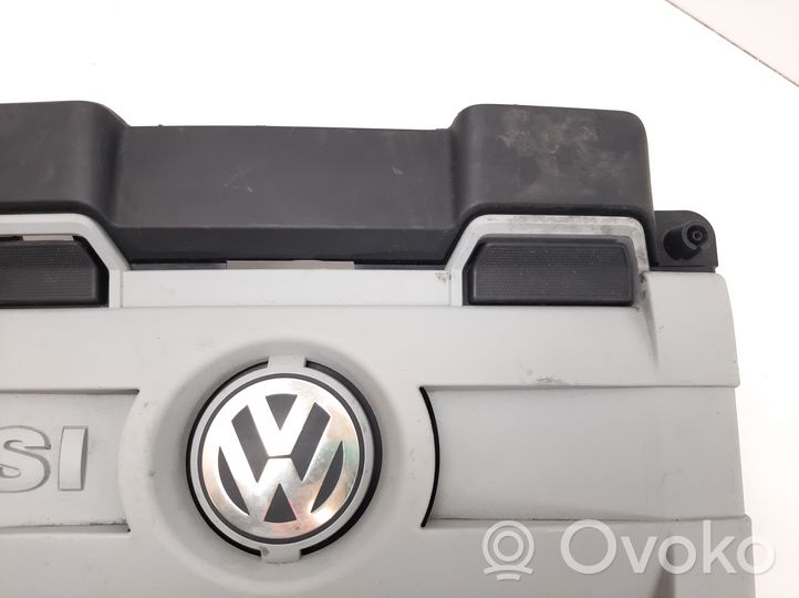 Volkswagen Golf V Osłona górna silnika 03C103925BB